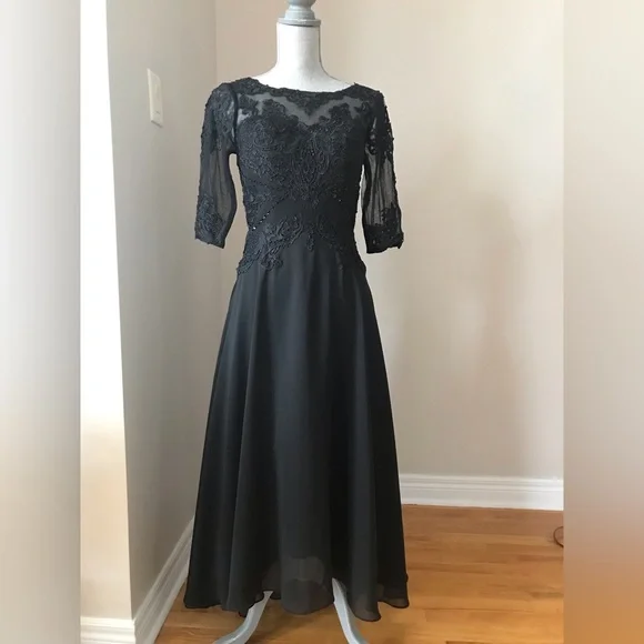 Novia Dress - Picture 2 of 7